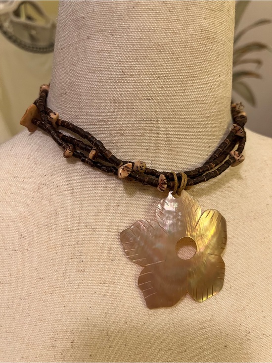 Jewelry - Mother of Pearl Flower Pendant Necklace Handcrafted with Coconut Beads - Vintage